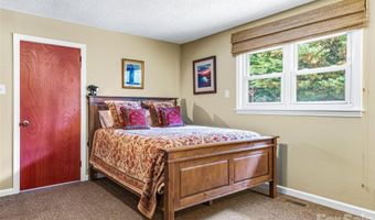 57 Langwell Ave, Asheville, NC 28806