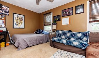 65 Jeri Lynn Cir, Warwick, RI 02886