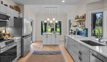 60733 Willow Creek Loop, Bend, OR 97702