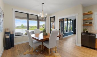 5272 Greyson Heights Dr, Auburn, IN 46706