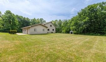 9038 Lahring Rd, Argentine, MI 48436