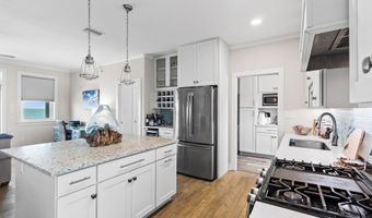 14 Tarpon St, Alligator Point, FL 32346