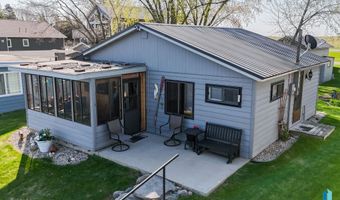 10 S Oakwood Shoreline Dr, Bruce, SD 57220