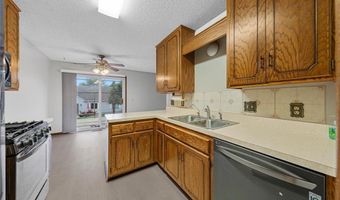 5214 148th St W, Apple Valley, MN 55124