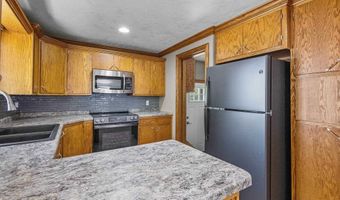 2700 N LILLIAN Ct, Appleton, WI 54911
