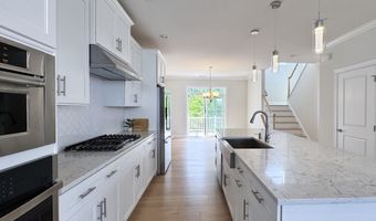 25 Brentwood Cir 25, Danbury, CT 06810