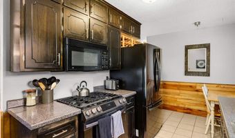 818 Madison St, Anoka, MN 55303