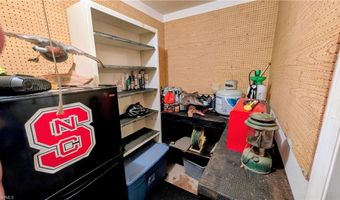 2474 Woodridge Dr, Asheboro, NC 27205