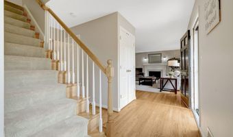8104 BRIAR CREEK Dr, Annandale, VA 22003