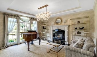 5007 Rockhaven Dr, Clarence, NY 14031