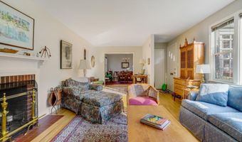 2700 N DINWIDDIE St N, Arlington, VA 22207