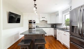 12 Fawn Ridge Dr, Brookfield, CT 06804