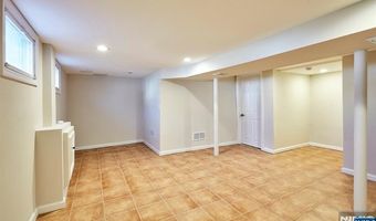 6 Levitt Ave, Bergenfield, NJ 07621