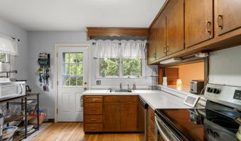 27 Adams Rd, Bloomfield, CT 06002