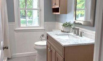 190 Brookhaven Rd, North Kingstown, RI 02852
