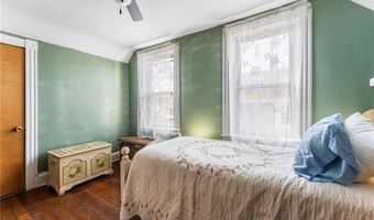 95 Ivy St, East Providence, RI 02914