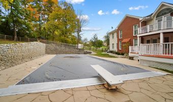 2558 Apple Ridge Ln, Amberley, OH 45236