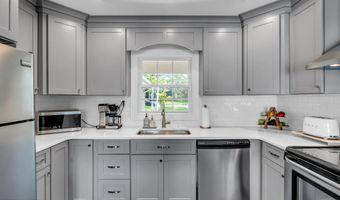 511 Line Rd, Aberdeen, NJ 07747