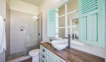 365 E KUIAHA Rd, Haiku, HI 96708