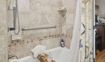 1099 PARKVIEW Dr, Brookings, OR 97415