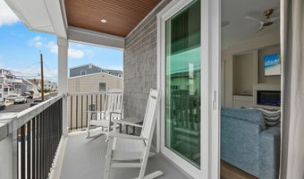 18 Mea Ln, Beach Haven, NJ 08008