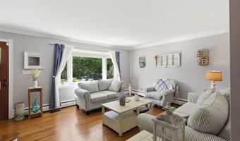 19 Harpoon St, Beachwood, NJ 08722