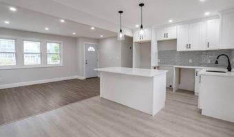 9 Emerald Ln S, Amityville, NY 11701
