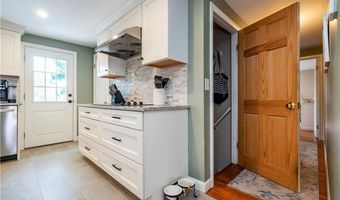 185 Brookhaven Rd, North Kingstown, RI 02852