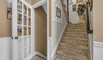 6 Surle Ct, Bayville, NJ 08721