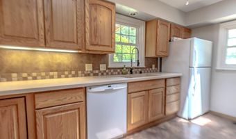 232 Greenway Rd, Arkansas City, KS 67005