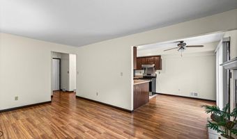 5 Woodside Dr, Albany, NY 12208