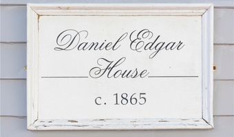 83 John St, Newport, RI 02840