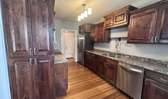 1207 8th St, Aurora, NE 68818