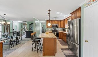 34 Crestwood Ln, Charlestown, RI 02813