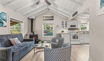 51 Osceola Ave, Narragansett, RI 02882