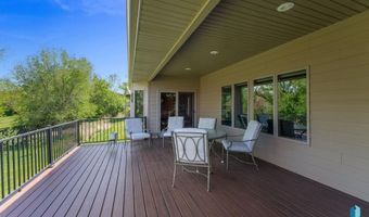 608 N Riverwood Cir, Brandon, SD 57005