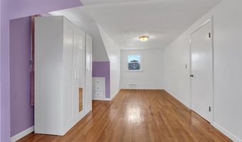 35 Pleasant View Dr, North Providence, RI 02904