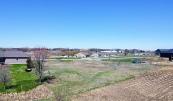 1738 Tiger Ridge Ct, Albert Lea, MN 56007