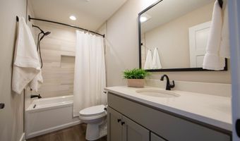 3899 Chapel Hill Ct, Bargersville, IN 46106