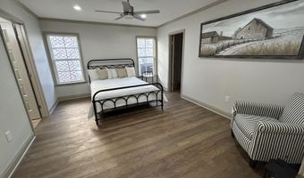 210 S 3rd St, Amory, MS 38821