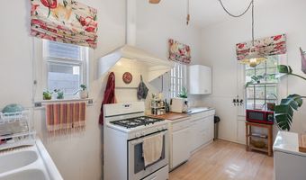 806 E Ave E, Alpine, TX 79830