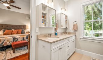 4 Waterbird Dr, Beaufort, SC 29907