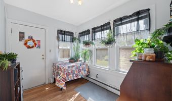 29 Lake St, Amityville, NY 11701