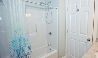 51 Newport Ave, Middletown, RI 02842