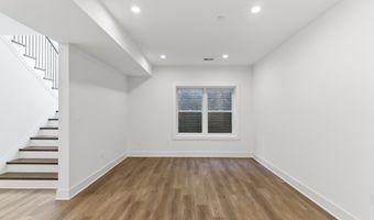 7705 HOLIDAY Ter, Bethesda, MD 20817