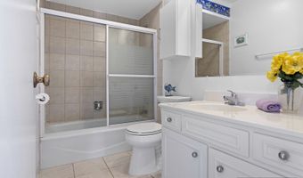 1860 W Surrey Park Ln 2B, Arlington Heights, IL 60005