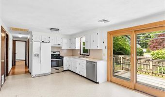 71 Plymouth St, Cranston, RI 02920