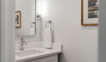 267 US Route 1, Falmouth, ME 04105