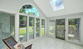 15 Sylvia Ln, Lincoln, RI 02865