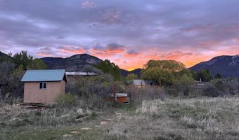 71 Calle Martinez, Arroyo Seco, NM 87514